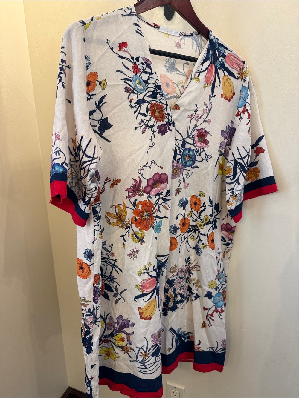 Made In Italy 🇮🇹 V-Neck Short Sleeve Women’s dress